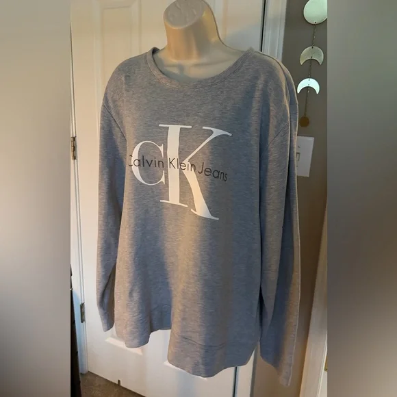 Calvin Klein Jeans Light Gray Crewneck - Picture 2 of 4